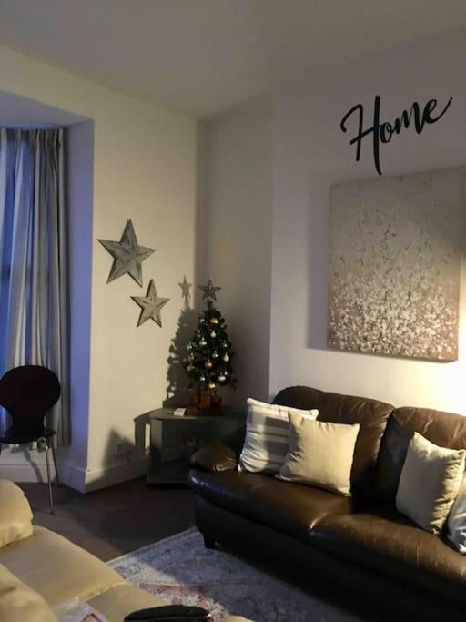 Hillcrest Cottage, Comfy Flat, Trendy Uplands Area Суонзи Екстериор снимка